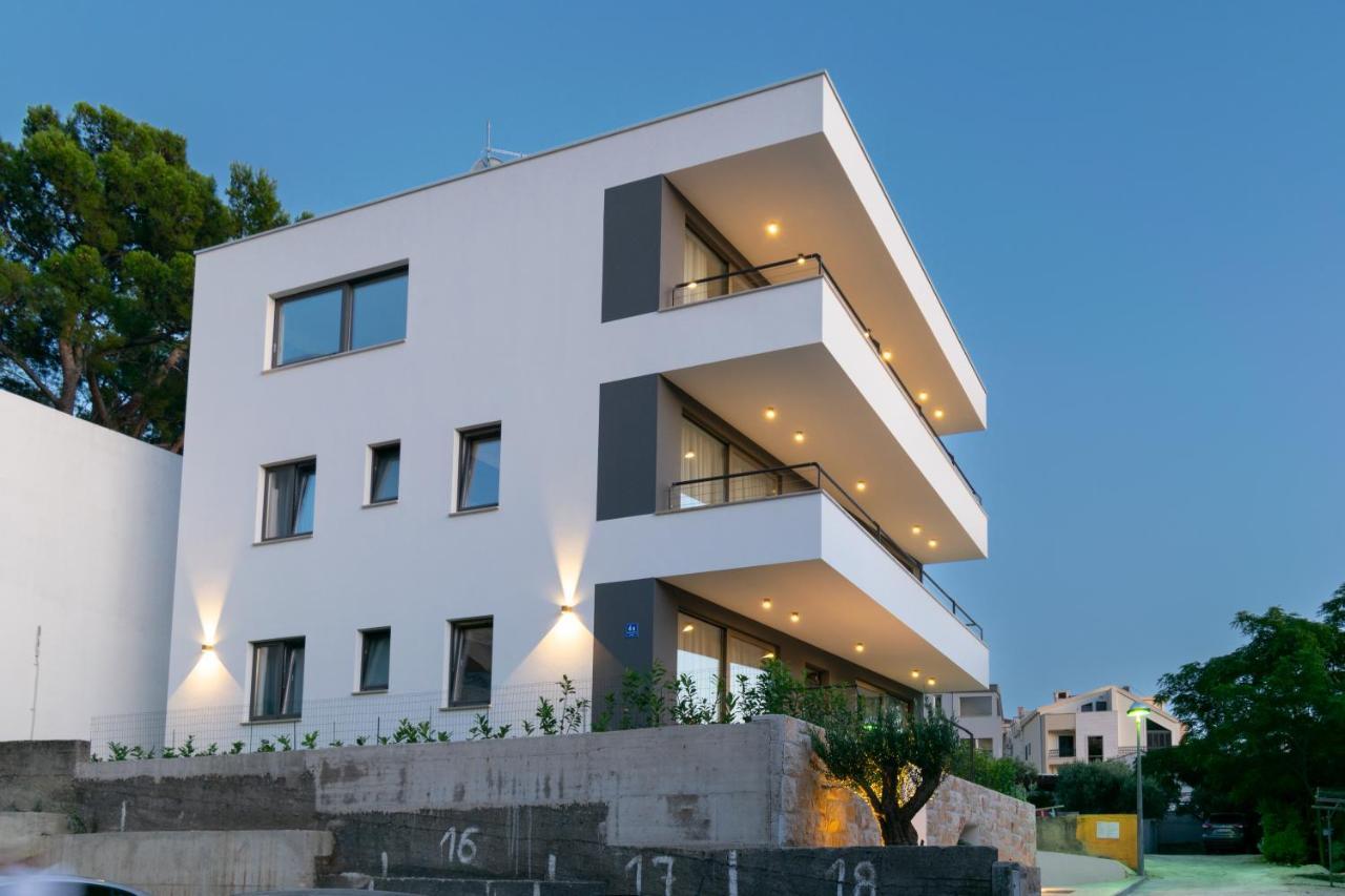 Apartmani Pino Baška Voda Kültér fotó